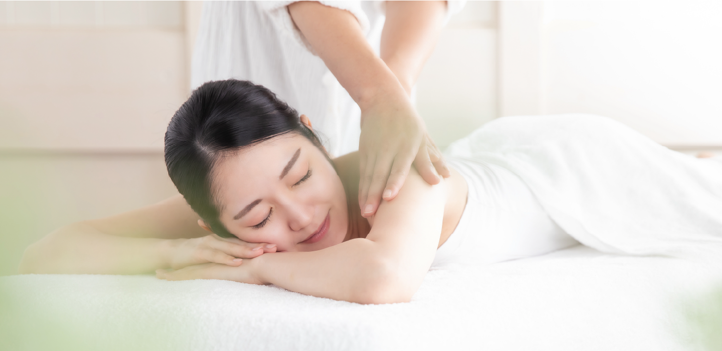 エステを受ける女性