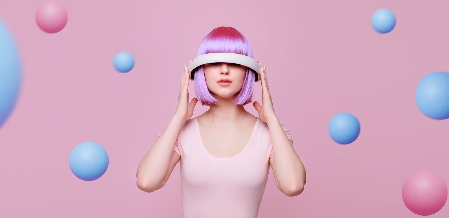 VR機器を装着している未来的な女性